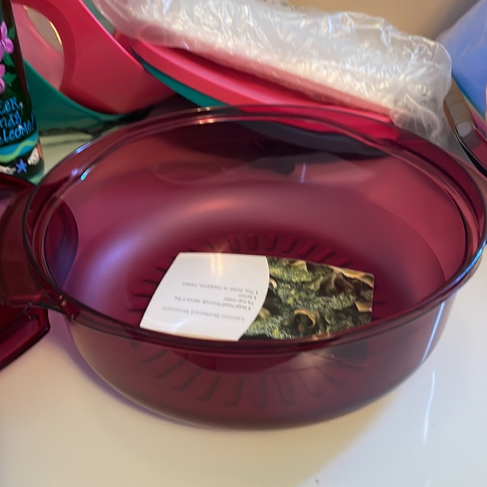 Tupperware Cranberry colored stack cooker - Picture 3 of 4